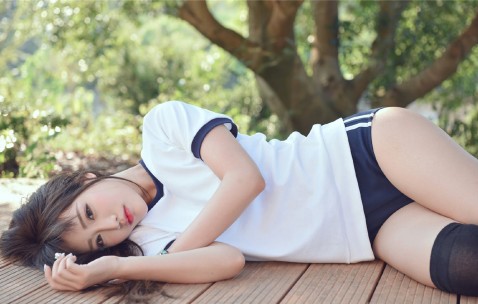 怀孕初期大便上有白色絮状物，原因、影响及应对策略